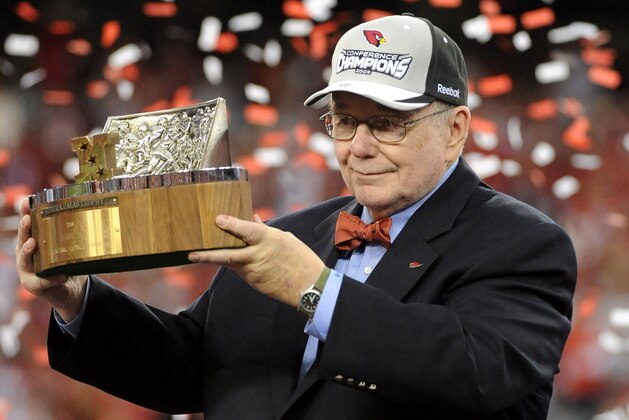 Glendale, AZ, USA; Arizona Cardinals owner William Bidwill holds the the George Halas trophy after the Cardinals' 32-25 victory over the Philadelphia Eagles in the NFC Championship at University of Phoenix Stadium. (Photo by Kirby Lee/Image of Sport)