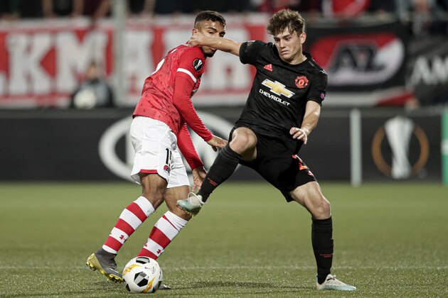 DEN HAAG, NETHERLANDS - OCTOBER 3: (L-R) Owen Wijndal of AZ Alkmaar, Daniel James of Manchester United  during the UEFA Europa League   match between AZ Alkmaar v Manchester United at the Cars Jeans Stadium on October 3, 2019 in Den Haag Netherlands (Photo by Soccrates/Getty Images)
