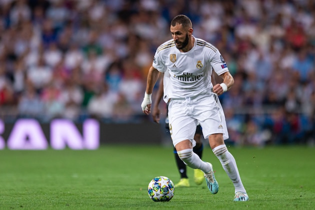 MADRID, SPAIN - OCTOBER 01: Karim Benzema of Real Madrid controls the ball during the UEFA Champions League group A match between Real Madrid and Club Brugge KV at Bernabeu on October 1, 2019 in Madrid, Spain. (Photo by TF-Images/Getty Images)