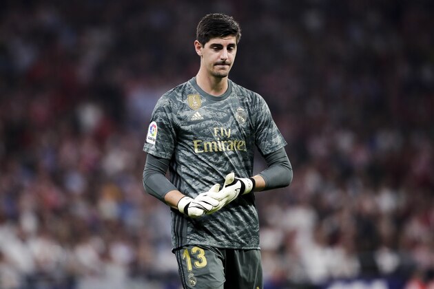 MADRID, SPAIN - SEPTEMBER 28: Thibaut Courtois of Real Madrid during the La Liga Santander  match between Atletico Madrid v Real Madrid at the Estadio Wanda Metropolitano on September 28, 2019 in Madrid Spain (Photo by David S. Bustamante/Soccrates/Getty Images)