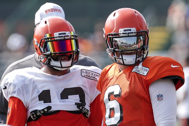 BEREA, OH - AUGUST 6: Wide reciever Odell Beckham, Jr. #13 talks with quarterback Baker Mayfield #6 during the Cleveland Browns Training Camp on August 6, 2019 at the Cleveland Browns Training Facility in Berea, Ohio. (Photo by Don Juan Moore/Getty Images)