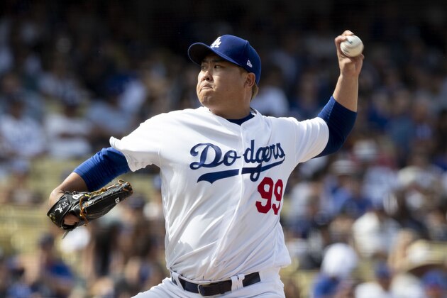 Los Angeles Dodgers' Hyun-Jin Ryu throws a pitch against against the Tampa Bay Rays during a baseball game in Los Angeles, Sunday, Sept. 22, 2019. (AP Photo/Sam Gangwer)