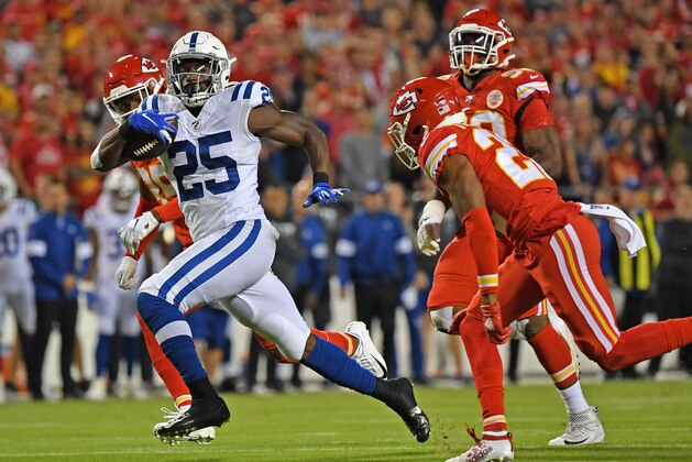 KANSAS CITY, MO - OCTOBER 06: Running back Marlon Mack #25 of the Indianapolis Colts rushes down field against the Kansas City Chiefs during the first half at Arrowhead Stadium on October 6, 2019 in Kansas City, Missouri. (Photo by Peter Aiken/Getty Images)