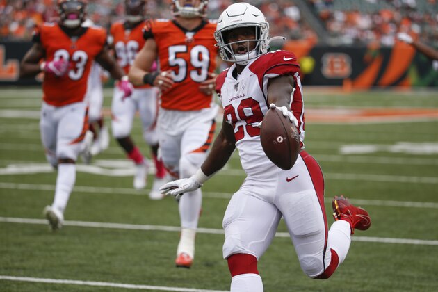 Arizona Cardinals running back Chase Edmonds (29) runs for a touchdown in the second half of an NFL football game against the Cincinnati Bengals, Sunday, Oct. 6, 2019, in Cincinnati. (AP Photo/Frank Victores)