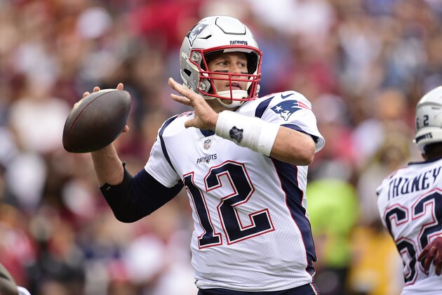 LANDOVER, MARYLAND - OCTOBER 06:  Tom Brady #12 of the New England Patriots looks to pass against the Washington Redskins during the first quarter in the game at FedExField on October 06, 2019 in Landover, Maryland. (Photo by Patrick McDermott/Getty Images)