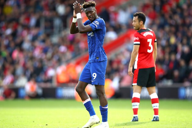 SOUTHAMPTON, ENGLAND - OCTOBER 06: Tammy Abraham of Chelsea applauds fans after the Premier League match between Southampton FC and Chelsea FC at St Mary's Stadium on October 06, 2019 in Southampton, United Kingdom. (Photo by Julian Finney/Getty Images)