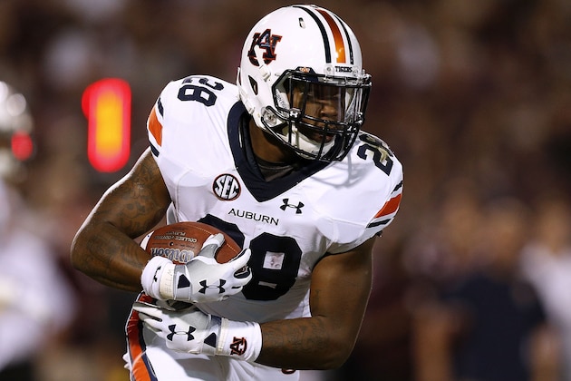 STARKVILLE, MS - OCTOBER 06:  JaTarvious Whitlow #28 of the Auburn Tigers runs with the ball during a game against the Mississippi State Bulldogs at Davis Wade Stadium on October 6, 2018 in Starkville, Mississippi.  (Photo by Jonathan Bachman/Getty Images)