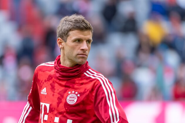 MUNICH, GERMANY - OCTOBER 05: Thomas Mueller of FC Bayern Muenchen looks on during the Bundesliga match between FC Bayern Muenchen and TSG 1899 Hoffenheim at Allianz Arena on October 5, 2019 in Munich, Germany. (Photo by TF-Images/Getty Images)