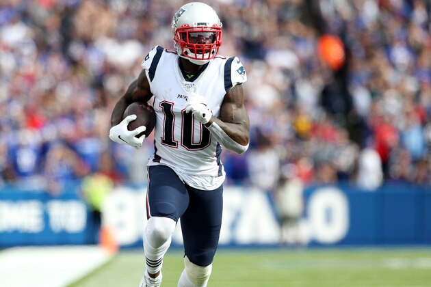ORCHARD PARK, NEW YORK - SEPTEMBER 29: Josh Gordon #10 of the New England Patriots runs with the ball during the third quarter of a game against the Buffalo Bills at New Era Field on September 29, 2019 in Orchard Park, New York. (Photo by Bryan M. Bennett/Getty Images)