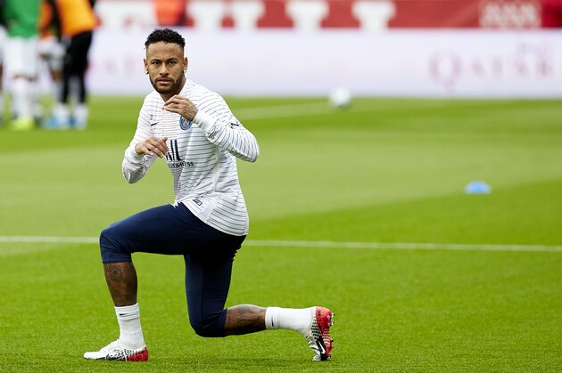 PARIS, FRANCE - OCTOBER 05: Neymar Jr of Paris Saint-Germain warms up during the Ligue 1 match between Paris Saint-Germain and Angers SCO at Parc des Princes on October 05, 2019 in Paris, France. (Photo by Quality Sport Images/Getty Images)