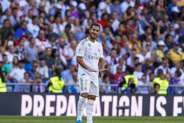 MADRID, SPAIN - OCTOBER 05: Eden Hazard of FC Real Madrid gestures during the Liga match between Real Madrid CF and Granada CF at Estadio Santiago Bernabeu on October 5, 2019 in Madrid, Spain. (Photo by TF-Images/Getty Images)