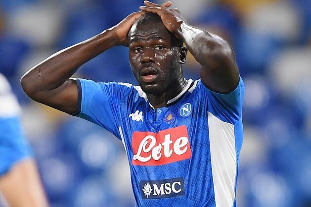 NAPLES, ITALY - SEPTEMBER 25: Kalidou Koulibaly of SSC Napoli stands disappointed during the Serie A match between SSC Napoli and Cagliari Calcio at Stadio San Paolo on September 25, 2019 in Naples, Italy. (Photo by Francesco Pecoraro/Getty Images)