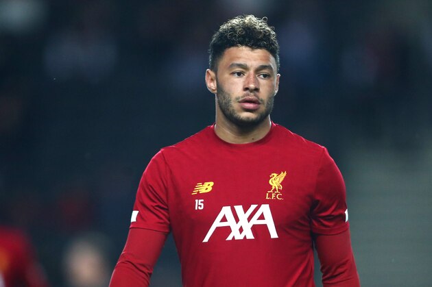 MILTON KEYNES, ENGLAND - SEPTEMBER 25: Alex Oxlade Chamberlain of Liverpool warms up ahead of the Carabao Cup Third Round match between Mk Dons and Liverpool FC at Stadium MK on September 25, 2019 in Milton Keynes, England. (Photo by Chloe Knott - Danehouse/Getty Images)