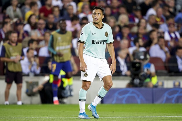 BARCELONA, SPAIN - OCTOBER 2: Alexis Sanchez of Internazionale during the UEFA Champions League  match between FC Barcelona v Internazionale at the Camp Nou on October 2, 2019 in Barcelona Spain (Photo by David S. Bustamante/Soccrates/Getty Images)