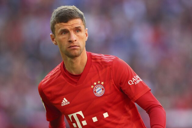Bayern's Thomas Mueller watches the ball during the German Bundesliga soccer match between FC Bayern Munich and 1. FC Cologne in Munich, Germany, Saturday, Sept. 21, 2019. (AP Photo/Matthias Schrader)