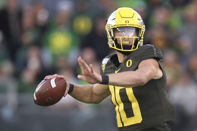 Oregon's Justin Herbert throws down field during an NCAA college football game against California, Saturday, Oct. 5, 2019, in Eugene, Ore. (AP Photo/Chris Pietsch)