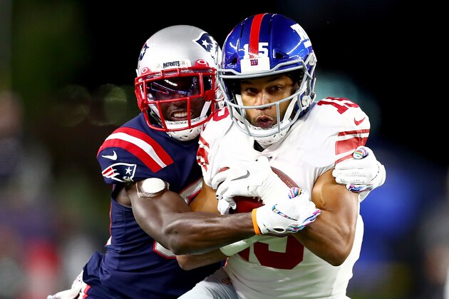 FOXBOROUGH, MASSACHUSETTS - OCTOBER 10: Golden Tate #15 of the New York Giants catches a pass against the New England Patriots during the fourth quarter in the game at Gillette Stadium on October 10, 2019 in Foxborough, Massachusetts. (Photo by Adam Glanzman/Getty Images)