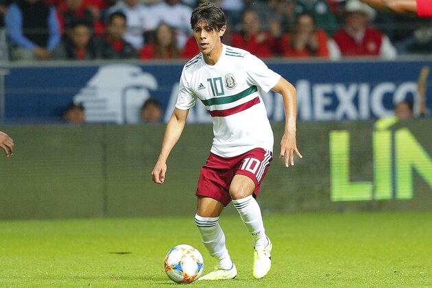 TOLUCA, MEXICO - OCTOBER 02: Juan Jose Macias of Mexico controls the ball during the international friendly between Mexico and Trinidad & Tobago at Nemesio Diez Stadium on October 2, 2019 in Toluca, Mexico. (Photo by Angel Castillo/Jam Media/Getty Images)