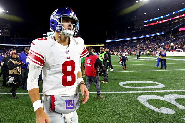 FOXBOROUGH, MASSACHUSETTS - OCTOBER 10: Daniel Jones #8 of the New York Giants reacts after being defeated by the New England Patriots in the game at Gillette Stadium on October 10, 2019 in Foxborough, Massachusetts. (Photo by Adam Glanzman/Getty Images)