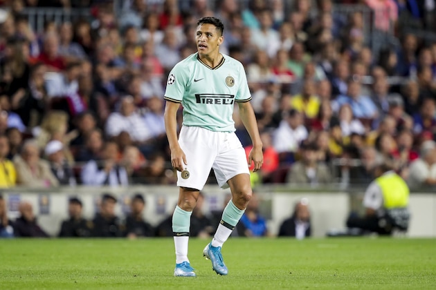 BARCELONA, SPAIN - OCTOBER 2: Alexis Sanchez of Internazionale during the UEFA Champions League  match between FC Barcelona v Internazionale at the Camp Nou on October 2, 2019 in Barcelona Spain (Photo by David S. Bustamante/Soccrates/Getty Images)