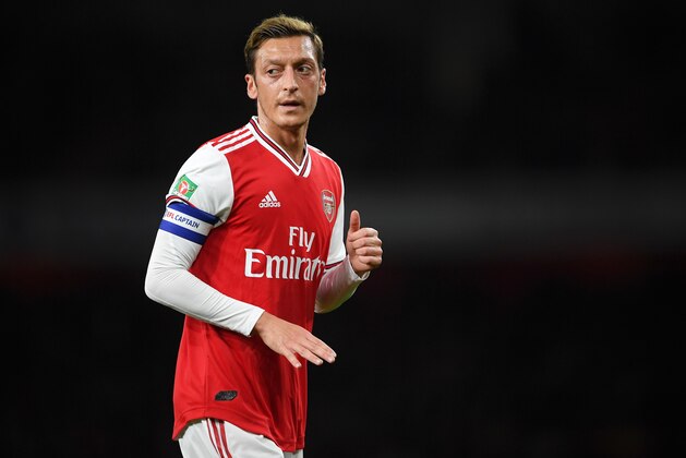 LONDON, ENGLAND - SEPTEMBER 24: Mesut Ozil of Arsenal looks on during the Carabao Cup Third Round match between Arsenal and Nottingham Forest at Emirates Stadium on September 24, 2019 in London, England. (Photo by Laurence Griffiths/Getty Images)