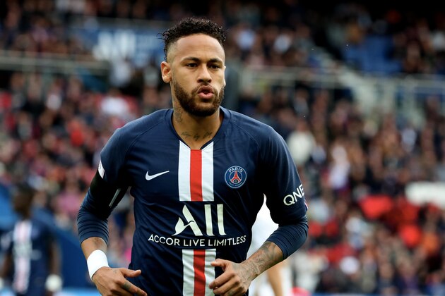 PARIS, FRANCE - OCTOBER 05:  Neymar Jr #10 of Paris Saint-Germain reacts during the Ligue 1 match between Paris Saint-Germain and Angers SCO at Parc des Princes on October 5, 2019 in Paris, France.  (Photo by Xavier Laine/Getty Images)