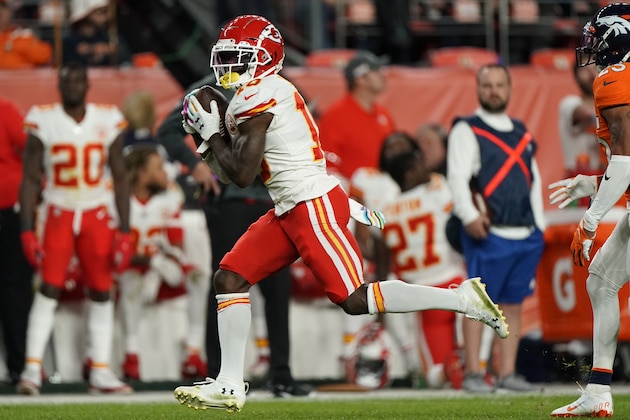 Kansas City Chiefs wide receiver Tyreek Hill (10) pulls in a touchdown catch against the Denver Broncos during the second half of an NFL football game, Thursday, Oct. 17, 2019, in Denver. (AP Photo/Jack Dempsey)