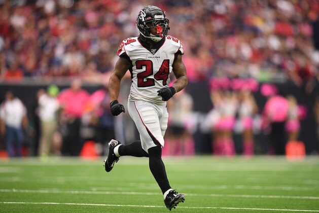 HOUSTON, TEXAS - OCTOBER 06: Devonta Freeman #24 of the Atlanta Falcons runs with the ball in the fourth quarter against the Houston Texans at NRG Stadium on October 06, 2019 in Houston, Texas. (Photo by Mark Brown/Getty Images)
