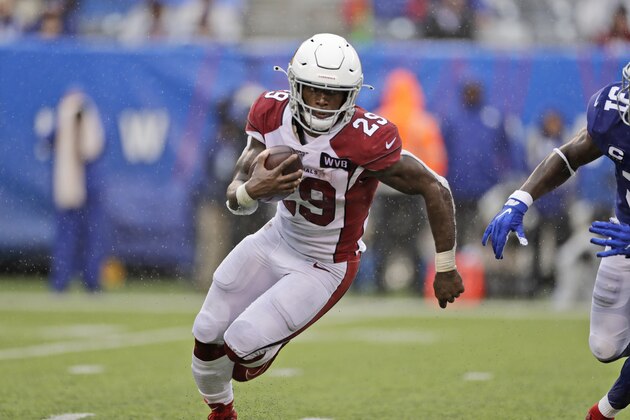 Arizona Cardinals' Chase Edmonds runs the ball during the second half of an NFL football game against the New York Giants, Sunday, Oct. 20, 2019, in East Rutherford, N.J. (AP Photo/Adam Hunger)