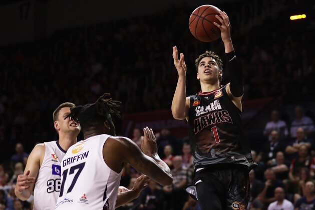 WOLLONGONG, AUSTRALIA - OCTOBER 21: Lamelo Ball of the Hawks drives to the basket during the round three NBL match between the Illawarra Hawks and the Adelaide 36ers at Wollongong Entertainment Centre on October 21, 2019 in Wollongong, Australia. (Photo by Matt King/Getty Images)