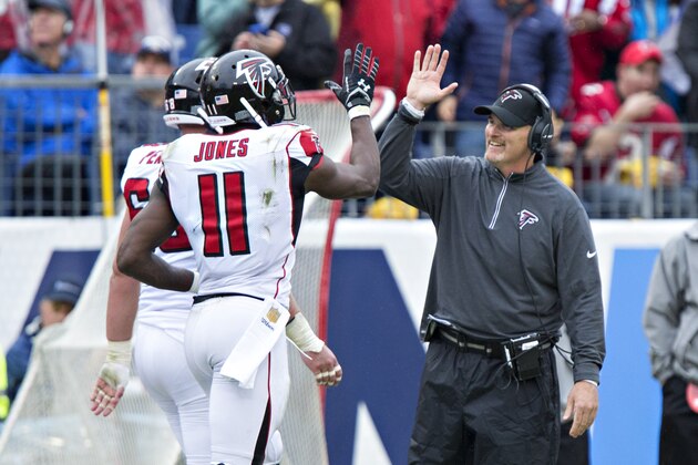 NASHVILLE, TN - OCTOBER 25:  Head Coach Dan Quinn celebrates with Julio Jones #11 of the Atlanta Falcons after a touchdown against the Tennessee Titans at Nissan Stadium on October 25, 2015 in Nashville, Tennessee.  The Falcons defeated the Titans 10-7.  (Photo by Wesley Hitt/Getty Images)
