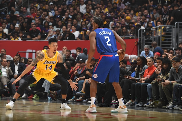 LOS ANGELES, CA - OCTOBER 22:  Danny Green #14 of the Los Angeles Lakers plays defense against Kawhi Leonard #2 of the LA Clippers on October 22, 2019 at STAPLES Center in Los Angeles, California. NOTE TO USER: User expressly acknowledges and agrees that, by downloading and/or using this Photograph, user is consenting to the terms and conditions of the Getty Images License Agreement. Mandatory Copyright Notice: Copyright 2019 NBAE (Photo by Andrew D. Bernstein/NBAE via Getty Images)