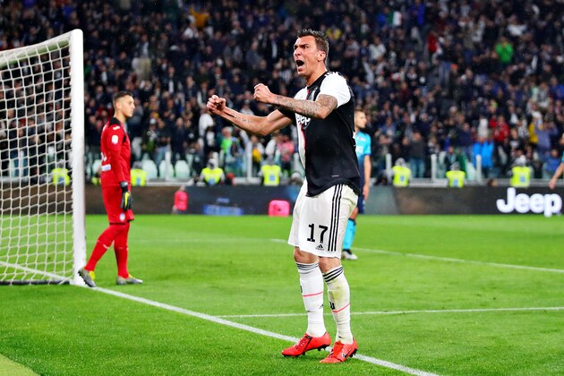 TURIN, ITALY - MAY 19: Mario Mandzukic of Juventus celebrates scoring his sides first goal during the Serie A match between Juventus and Atalanta BC at Allianz Stadium on May 19, 2019 in Turin, Italy. (Photo by Chris Brunskill/Fantasista/Getty Images)