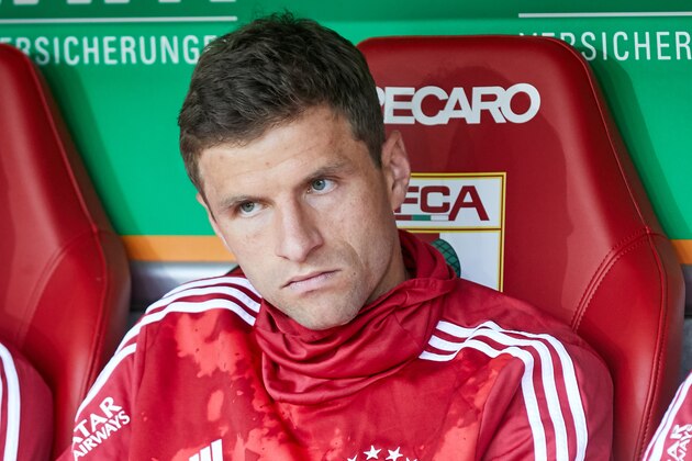 AUGSBURG, GERMANY - OCTOBER 19: Thomas Mueller of FC Bayern Muenchen on the bench, looks on during the Bundesliga match between FC Augsburg and FC Bayern Muenchen at WWK-Arena on October 19, 2019 in Augsburg, Germany. (Photo by TF-Images/Getty Images)