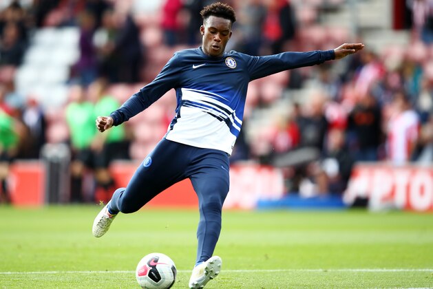 SOUTHAMPTON, ENGLAND - OCTOBER 06: Callum Hudson-Odoi of Chelsea warms up prior to  the Premier League match between Southampton FC and Chelsea FC at St Mary's Stadium on October 06, 2019 in Southampton, United Kingdom. (Photo by Julian Finney/Getty Images)