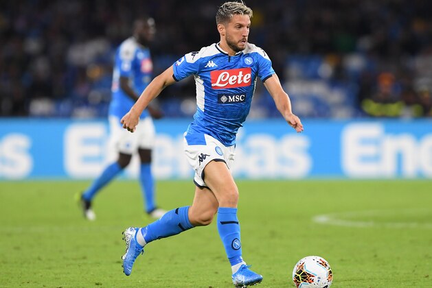 NAPLES, ITALY - OCTOBER 19: Dries Mertens of SSC Napoli during the Serie A match between SSC Napoli and Hellas Verona at Stadio San Paolo on October 19, 2019 in Naples, Italy. (Photo by Francesco Pecoraro/Getty Images)
