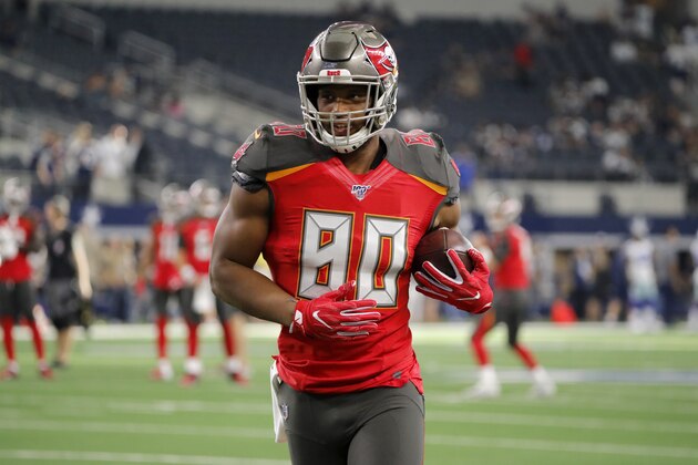 Tampa Bay Buccaneers tight end O.J. Howard (80) warms up before a preseason NFL football game against the Dallas Cowboys in Arlington, Texas, Thursday, Aug. 29, 2019. (AP Photo/Tony Gutierrez)