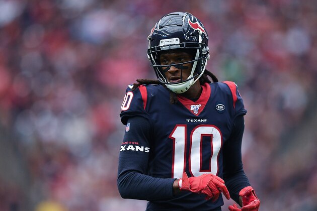 HOUSTON, TEXAS - OCTOBER 06: DeAndre Hopkins #10 of the Houston Texans lines up in the fourth quarter against the Atlanta Falcons at NRG Stadium on October 06, 2019 in Houston, Texas. (Photo by Mark Brown/Getty Images)