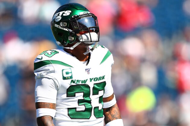 FOXBOROUGH, MASSACHUSETTS - SEPTEMBER 22: Jamal Adams #33 of the New York Jets looks on before the game against the New England Patriots at Gillette Stadium on September 22, 2019 in Foxborough, Massachusetts. (Photo by Adam Glanzman/Getty Images)