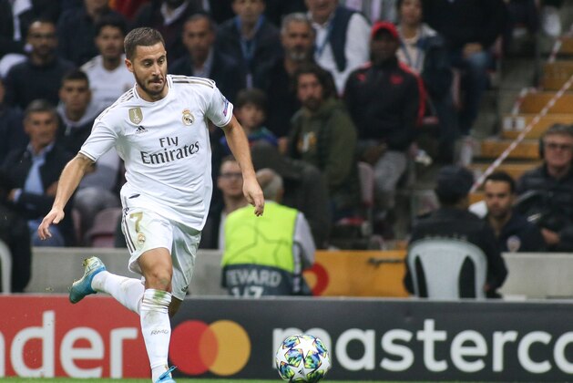 ISTANBUL, TURKEY - OCTOBER 22: Eden Hazard of Real Madrid controls the ball during the UEFA Champions League group A match between Galatasaray and Real Madrid at Turk Telekom Arena on October 22, 2019 in Istanbul, Turkey. (Photo by TF-Images/Getty Images)