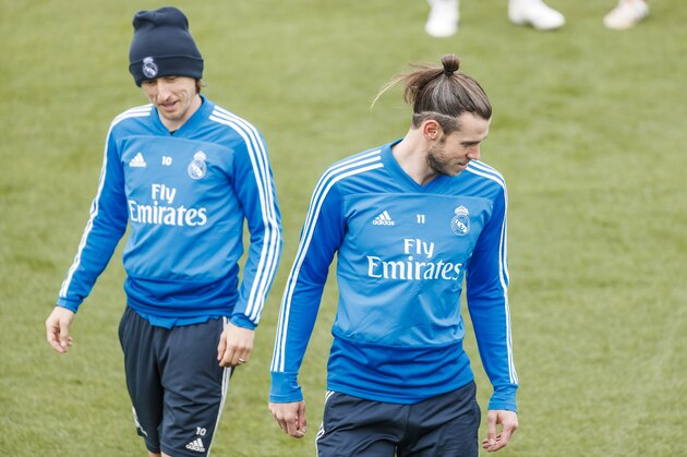 MADRID, SPAIN - APRIL 20: Luka Modric of Real Madrid and Gareth Bale of Real Madrid look on during the Training session at Valdebebas training ground on April 20, 2019 in Madrid, Spain.(Photo by TF-Images/TF-Images via Getty Images)