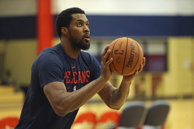METAIRIE, LA - OCTOBER 16: Derrick Favors #22 of the New Orleans Pelicans shoots the ball during an all access practice at Ochsner Sports Performance Center in Metairie, Louisiana on October 16, 2019. NOTE TO USER: User expressly acknowledges and agrees that, by downloading and or using this Photograph, user is consenting to the terms and conditions of the Getty Images License Agreement. Mandatory Copyright Notice: Copyright 2018 NBAE (Photo by Layne Murdoch Jr./NBAE via Getty Images)