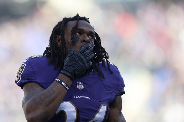 BALTIMORE, MD - OCTOBER 21:  Running Back Alex Collins #34 of the Baltimore Ravens stands on the field prior to the game against the New Orleans Saints at M&T Bank Stadium on October 21, 2018 in Baltimore, Maryland. (Photo by Patrick Smith/Getty Images)