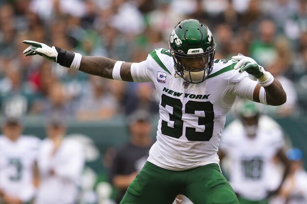 PHILADELPHIA, PA - OCTOBER 06: Jamal Adams #33 of the New York Jets reacts against the Philadelphia Eagles at Lincoln Financial Field on October 6, 2019 in Philadelphia, Pennsylvania. (Photo by Mitchell Leff/Getty Images)
