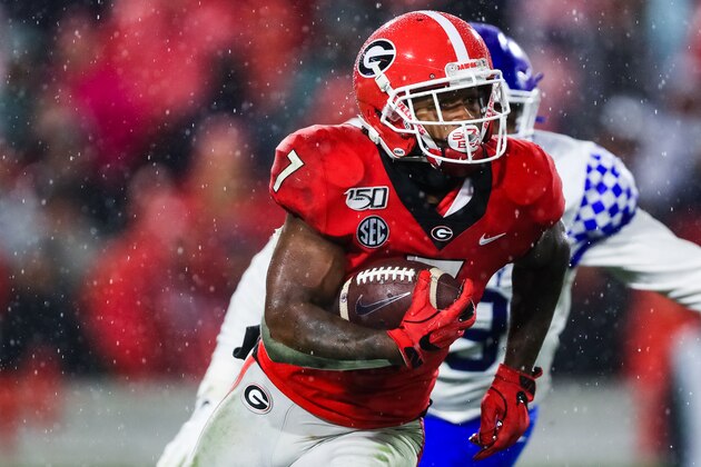 ATHENS, GA - OCTOBER 19: D'Andre Swift #7 of the Georgia Bulldogs rushes during a game against the Kentucky Wildcats at Sanford Stadium on October 19, 2019 in Athens, Georgia. (Photo by Carmen Mandato/Getty Images)
