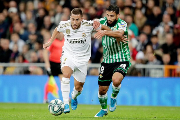 MADRID, SPAIN - NOVEMBER 2: (L-R) Hazard of Real Madrid, Nabil Fekir of Real Betis  during the La Liga Santander  match between Real Madrid v Real Betis Sevilla at the Santiago Bernabeu on November 2, 2019 in Madrid Spain (Photo by David S. Bustamante/Soccrates/Getty Images)