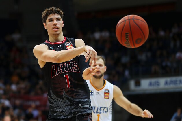 CANBERRA, AUSTRALIA - NOVEMBER 03: Lamelo Ball of the Hawks passes during the round five NBL match between the Illawarra Hawks and the Brisbane Bullets at AIS Arena on November 03, 2019 in Canberra, Australia. (Photo by Mark Kolbe/Getty Images)