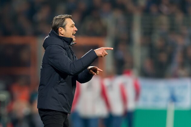 BOCHUM, GERMANY - OCTOBER 29: head coach Niko Kovac of FC Bayern Muenchen gestures during the DFB Cup second round match between VfL Bochum and Bayern Muenchen at Vonovia Ruhrstadion on October 29, 2019 in Bochum, Germany. (Photo by TF-Images/Getty Images)