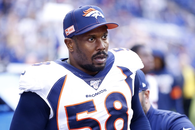 INDIANAPOLIS, INDIANA - OCTOBER 27: Von Miller #58 of the Denver Broncos on the sidelines in the game against the Indianapolis Colts at Lucas Oil Stadium on October 27, 2019 in Indianapolis, Indiana. (Photo by Justin Casterline/Getty Images)