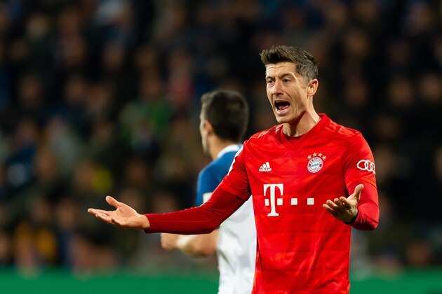 BOCHUM, GERMANY - OCTOBER 29: Robert Lewandowski of FC Bayern Muenchen gestures during the DFB Cup second round match between VfL Bochum and Bayern Muenchen at Vonovia Ruhrstadion on October 29, 2019 in Bochum, Germany. (Photo by TF-Images/Getty Images)